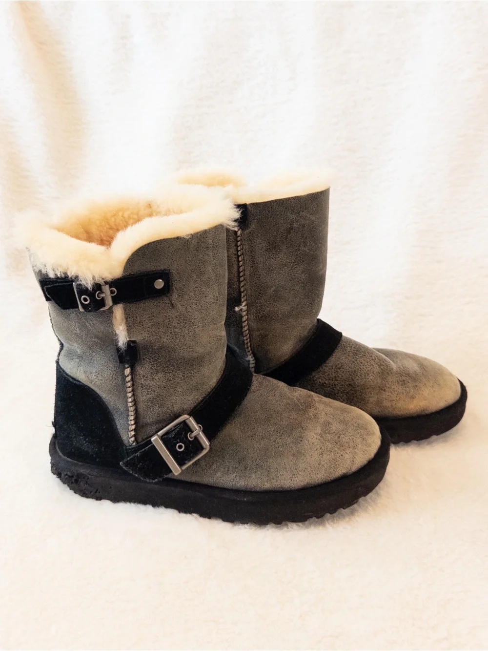 UGG Grey/Black Buckle Boots – Size 8, Gently Used 🐾